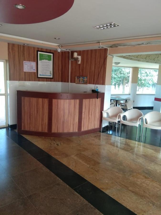 Kstdc Hotel Mayura Pavithra Yediyur Kunigal Exterior foto